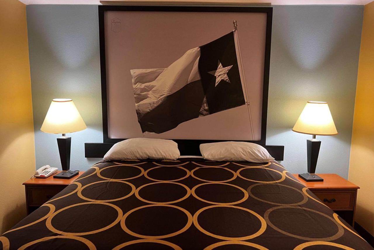Super 8 By Wyndham Montgomery/ Conroe Motel