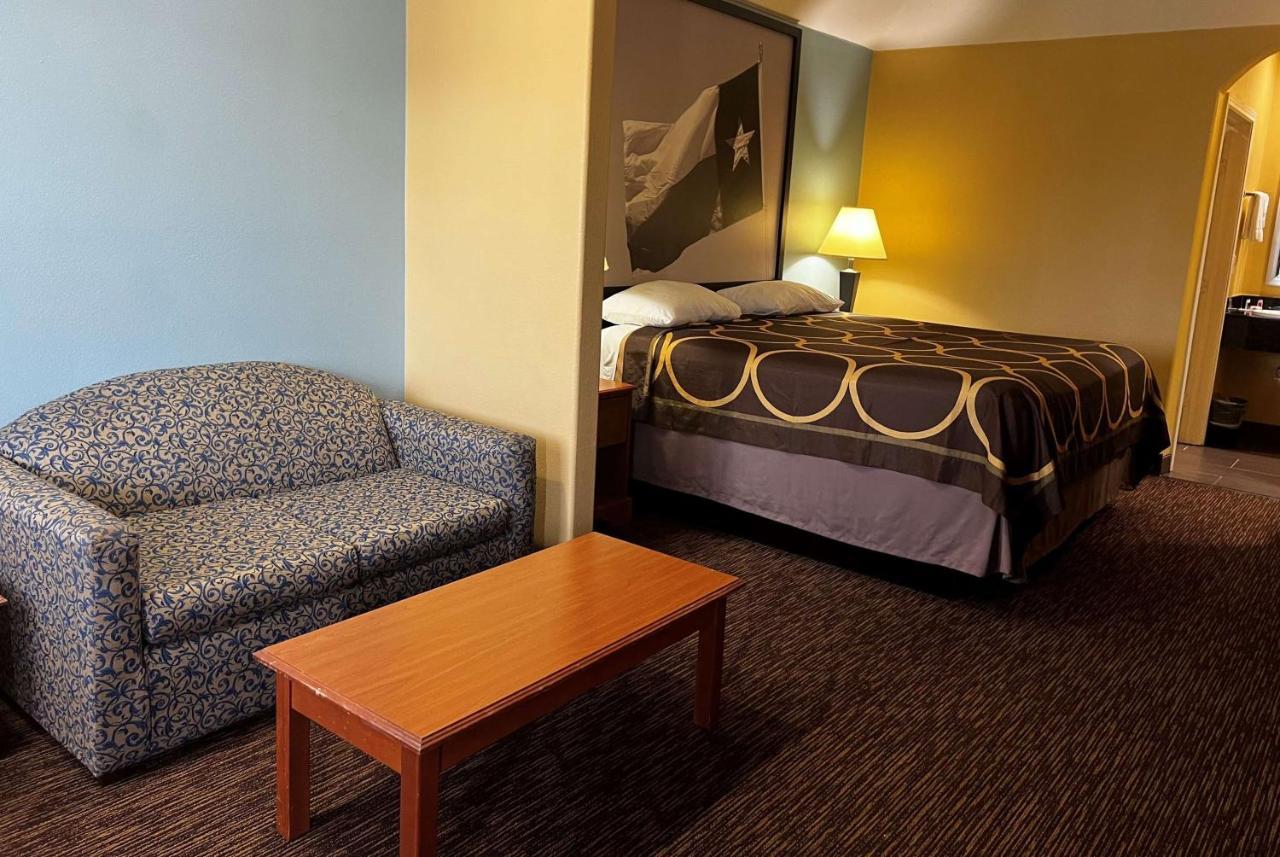 Super 8 By Wyndham Montgomery/ Conroe Motel 2*