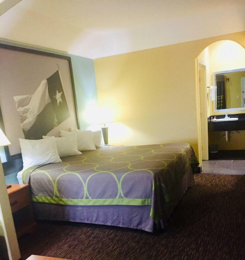 Super 8 By Wyndham Montgomery/ Conroe Montgomery