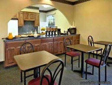 Super 8 By Wyndham Montgomery/ Conroe Motel