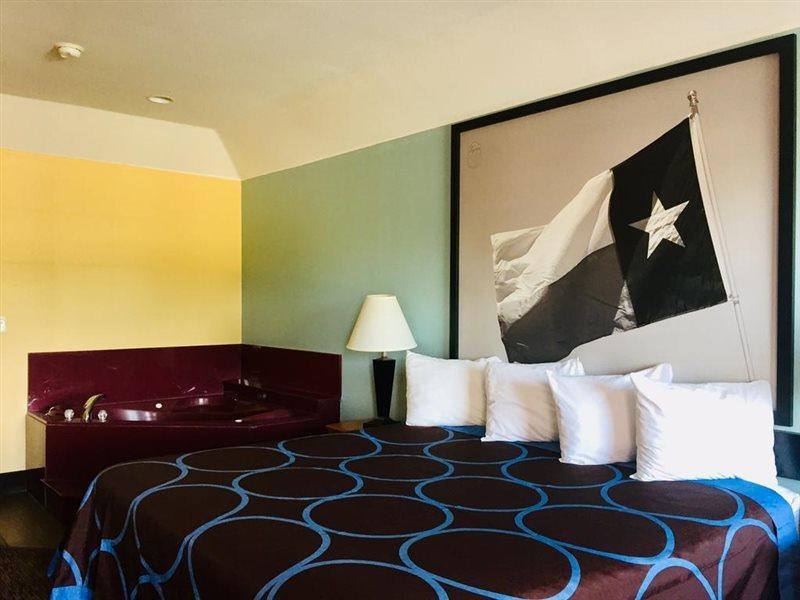Super 8 By Wyndham Montgomery/ Conroe Motel