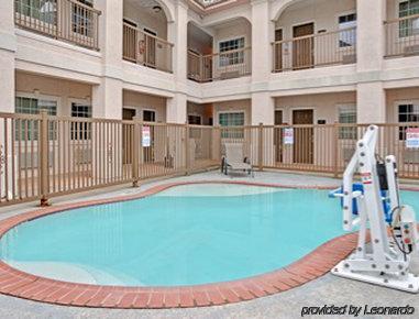 Super 8 By Wyndham Montgomery/ Conroe Motel